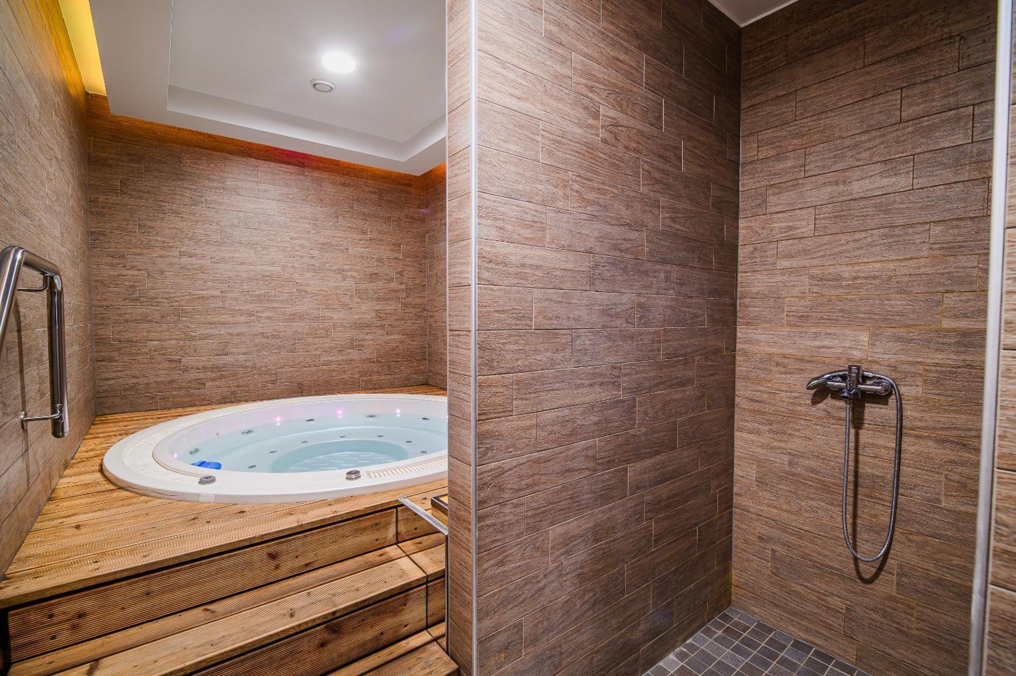Glamping Maleric With Natural Pool Dragatus Luaran gambar