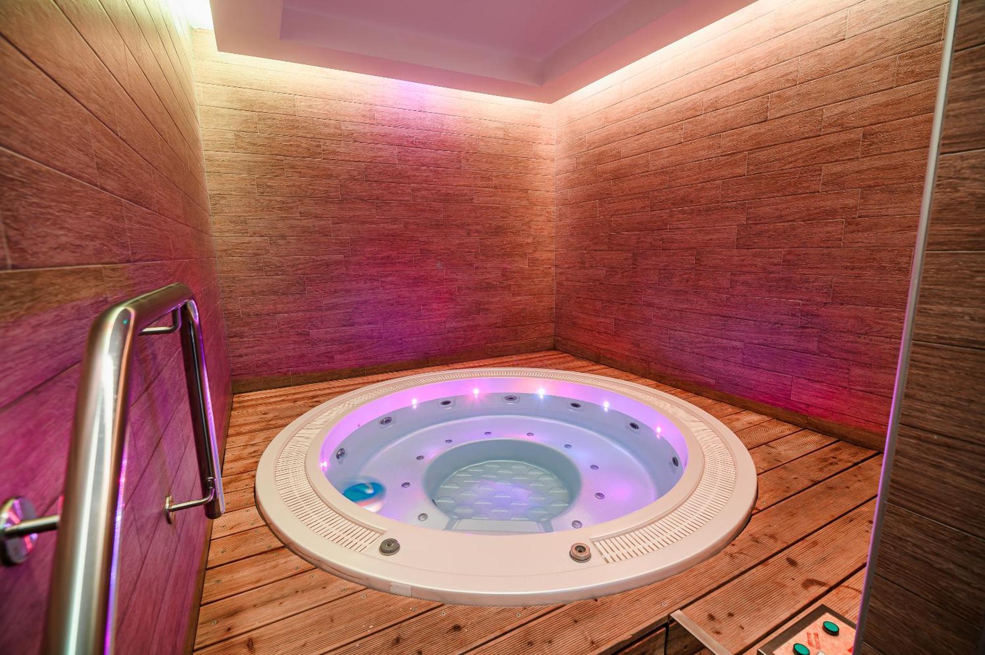 Glamping Maleric With Natural Pool Dragatus Luaran gambar